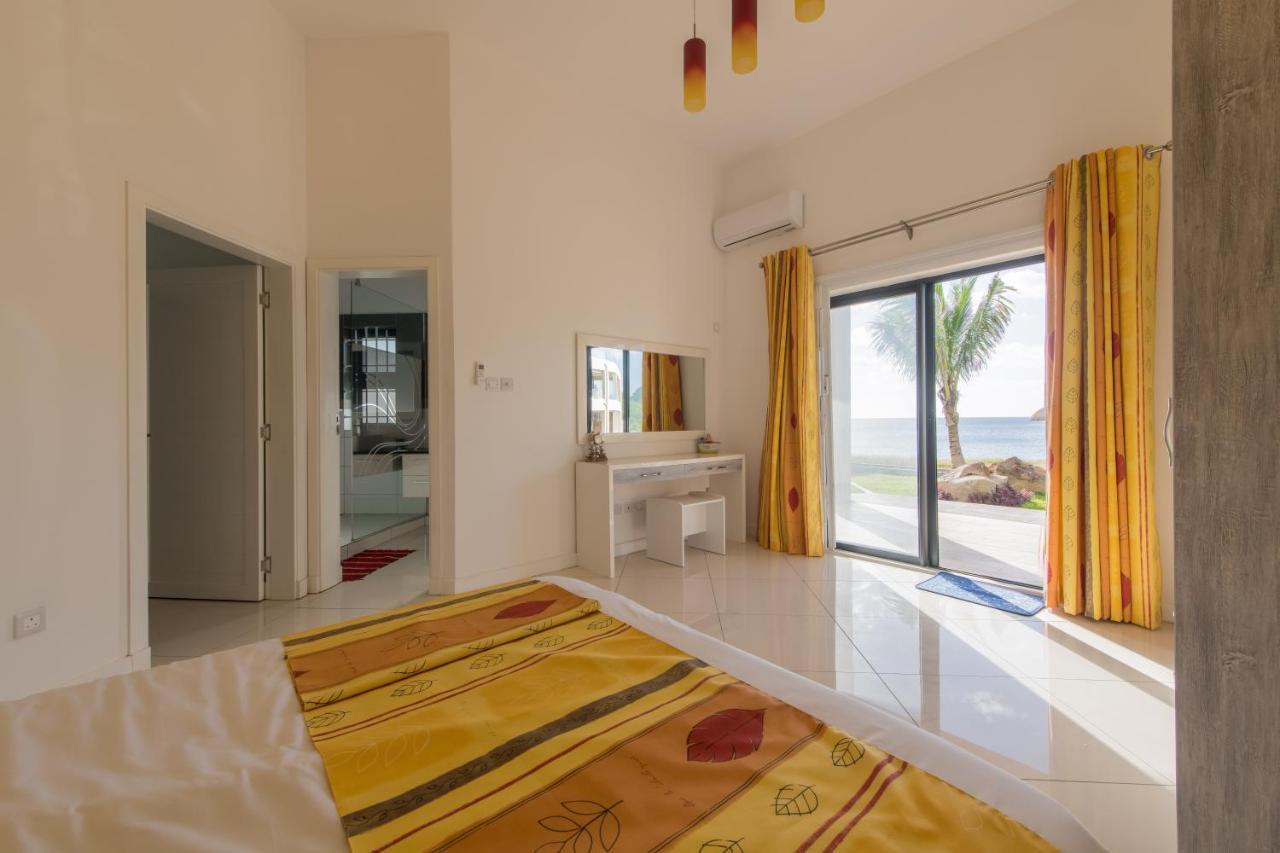 Pierre Bleue Beachfront Villa Flic-en-Flacq Exterior foto